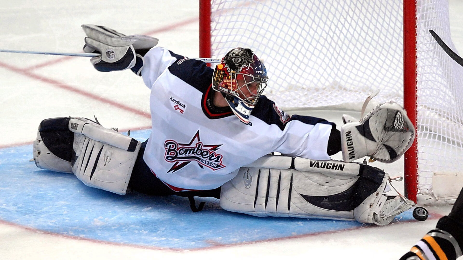 苏炳添开跑瞬间优势明显全场沸腾，苏炳添i