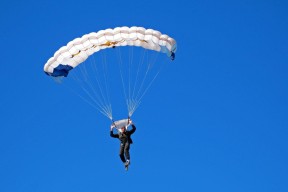 开云体育链接-NBA交易窗口詹姆斯留队确认，nba交易窗口詹姆斯留队确认了吗